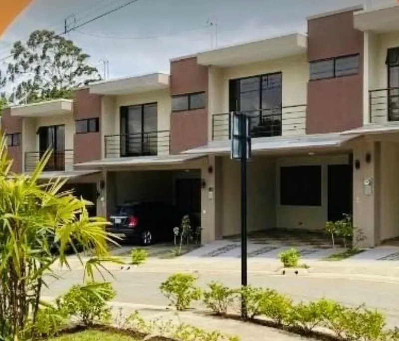 Venta de casa en condominio en la Trinidad de Moravia