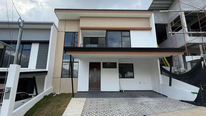 ¡ESTRENE HERMOSA CASA EN CONDOMINIO!