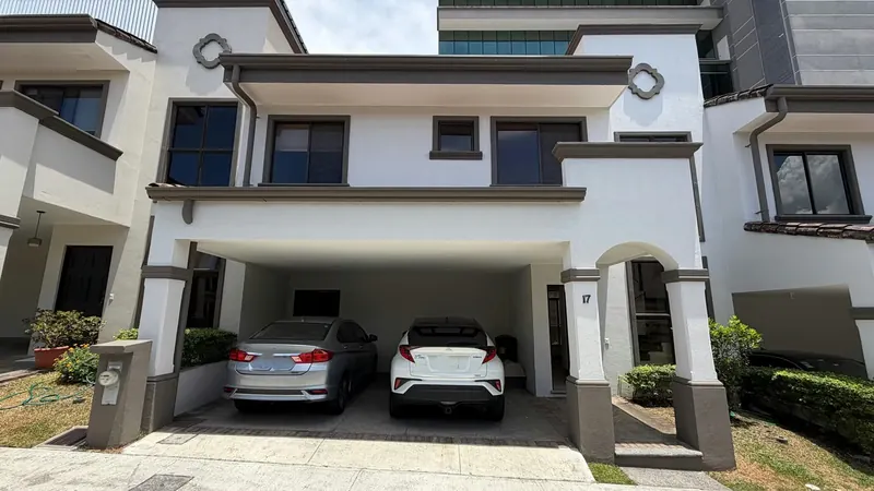Casa en Venta en Lagunilla de Heredia